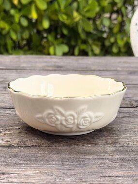 SET 4 Lenox NEW Ivory Rose Blossom  5.5"  Scallop Bowl  Embossed Roses Gold Trim
